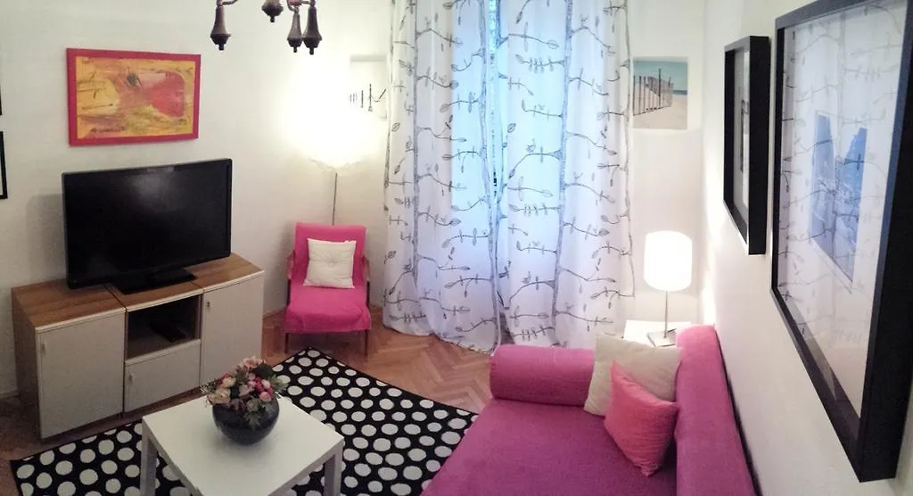 Old Town Twins Apartments Split