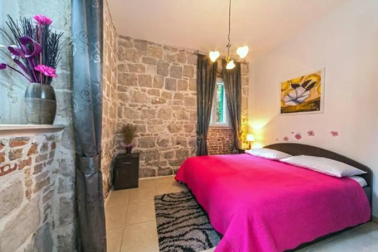 Old Town Twins Apartments Split Croatia