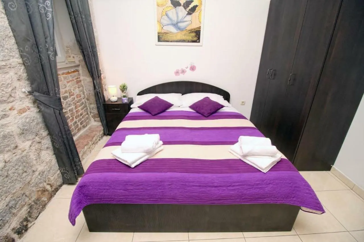 Old Town Twins Apartments Split